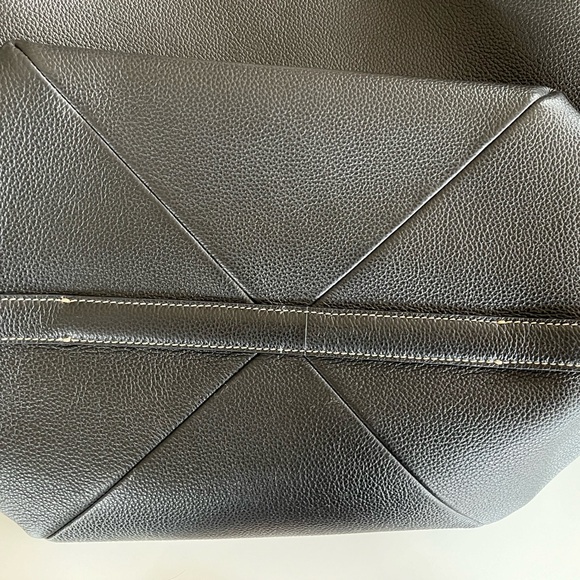 TOTEME Belted Leather Tote Bag - Picture 12 of 16